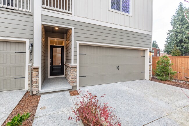 Building Photo - 2016 NE 101st Cir