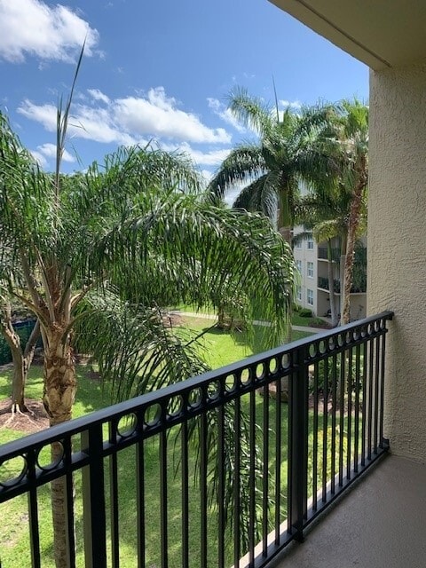 Building Photo - 26 Royal Palm Way