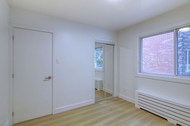 Building Photo - 760 Rue Galt