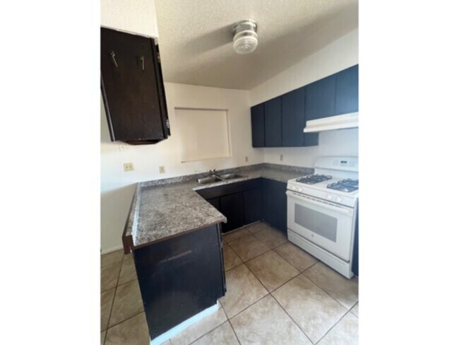 Foto del edificio - 3 bedroom, 2 bath, NO HOA