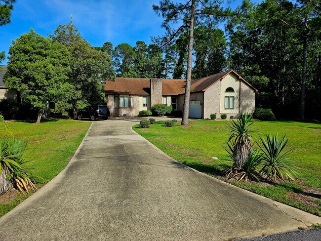 Building Photo - 714 San Juan Rd