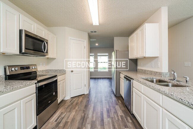 Foto del edificio - 6936 N Deer Point