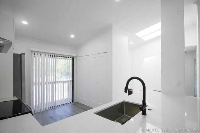 Foto del edificio - 13055 Albright Ct