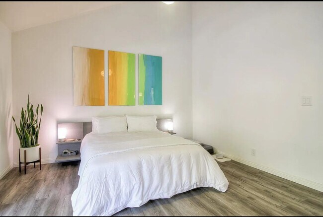 Foto del edificio - 1029 Foothill Dr