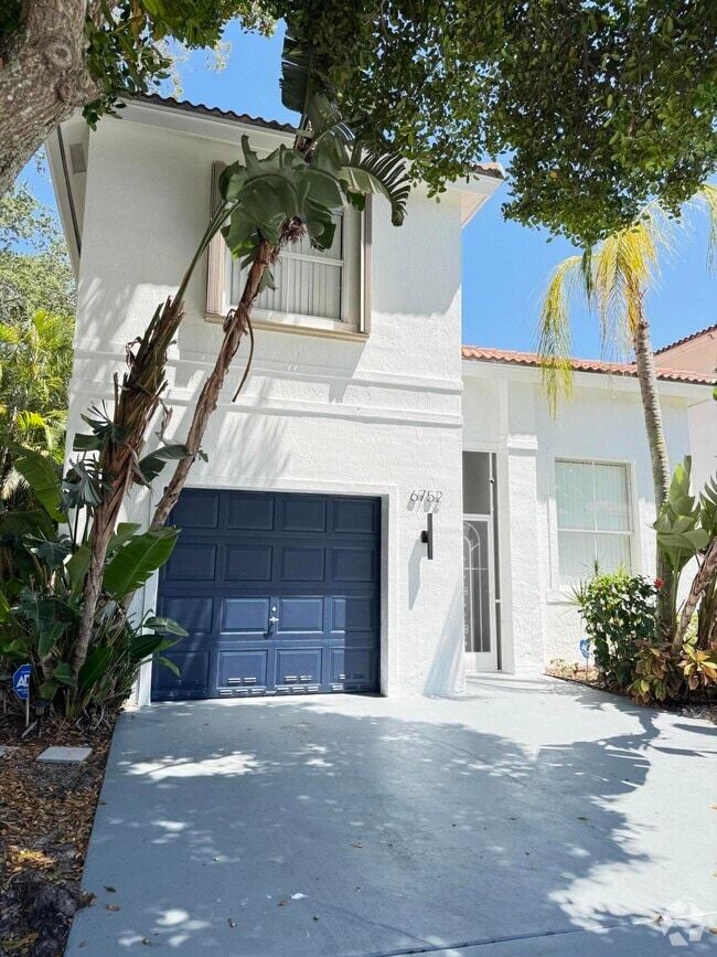 Building Photo - 6752 Green Island Cir
