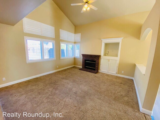 Building Photo - 4 br, 2.5 bath House - 7817 Katella Way