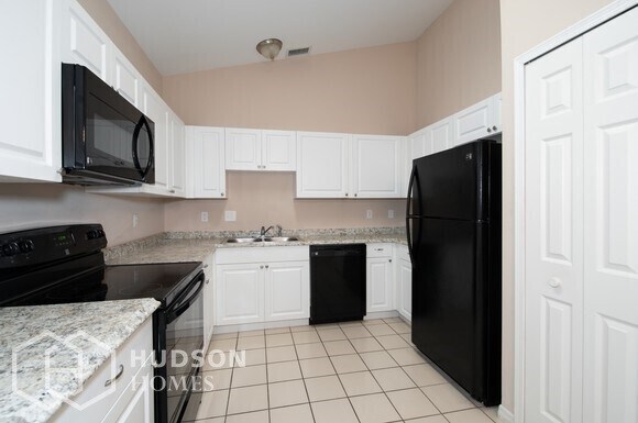 Building Photo - 867 S Patrick Dr
