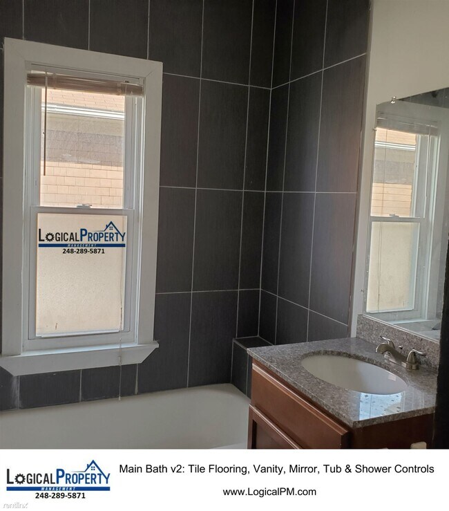 Building Photo - 4 br, 2 bath 4plex - 652 E Philadelphia St