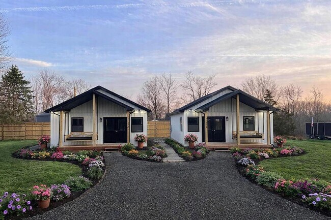 Foto del edificio - 7127 Grand River Ave