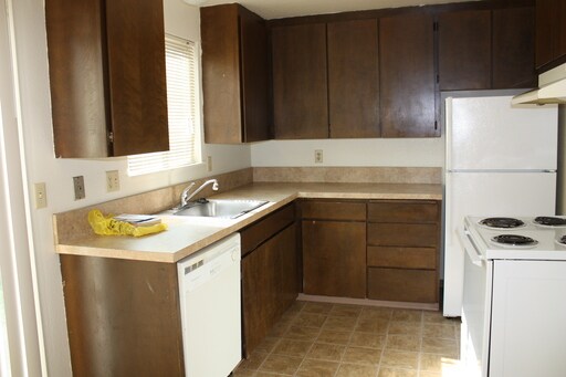 Foto del edificio - 112 NE Conifer Blvd