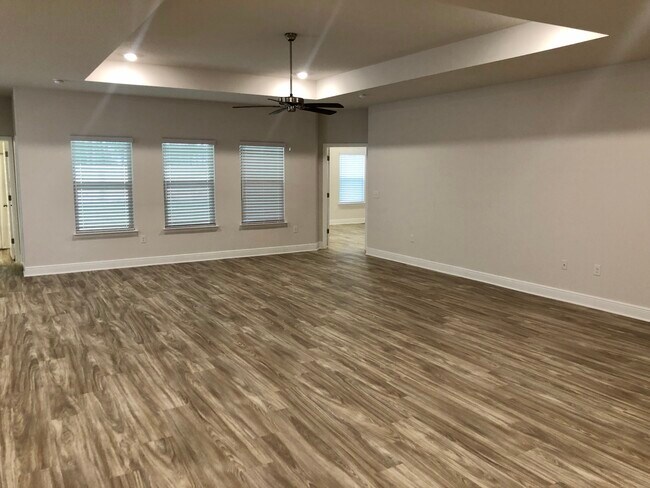 Foto del edificio - 8028 Majestic Cypress Dr