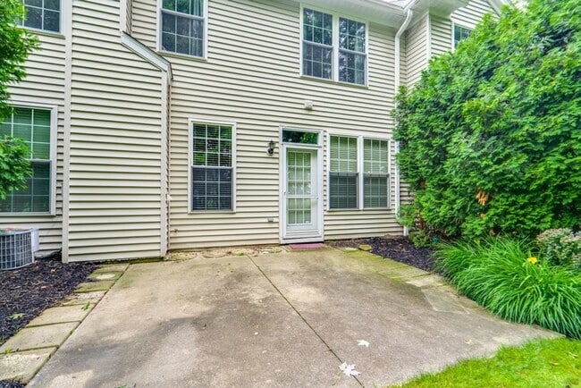 Foto del edificio - 2708 Wyndgate Ct