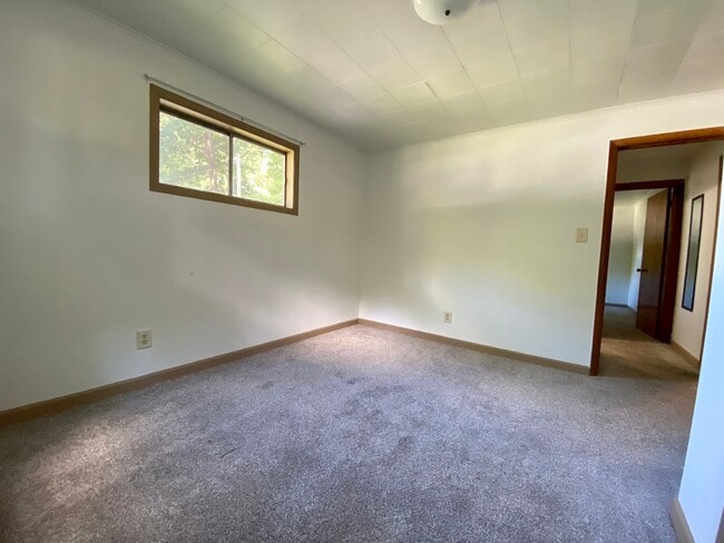 Building Photo - 188 Cranberry Rd