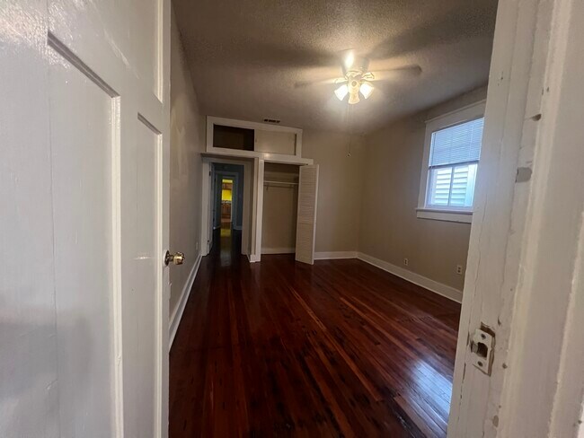 1st Bedroom 11'x14' - 2426 Lapeyrouse St