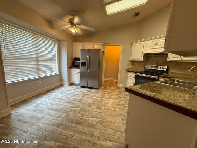 Foto del edificio - 8562 Echoridge Ct
