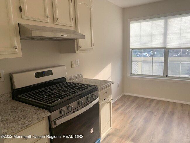 Building Photo - 378 Brookview Ct