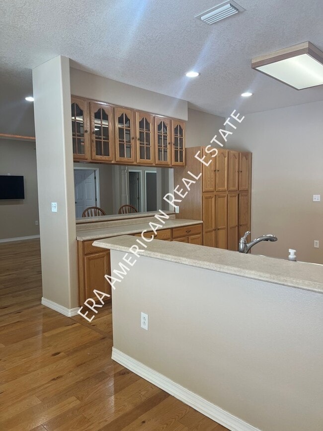 Building Photo - 305 Tarpon Rd