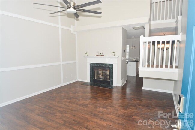 Foto del edificio - 605 Mountainwater Dr