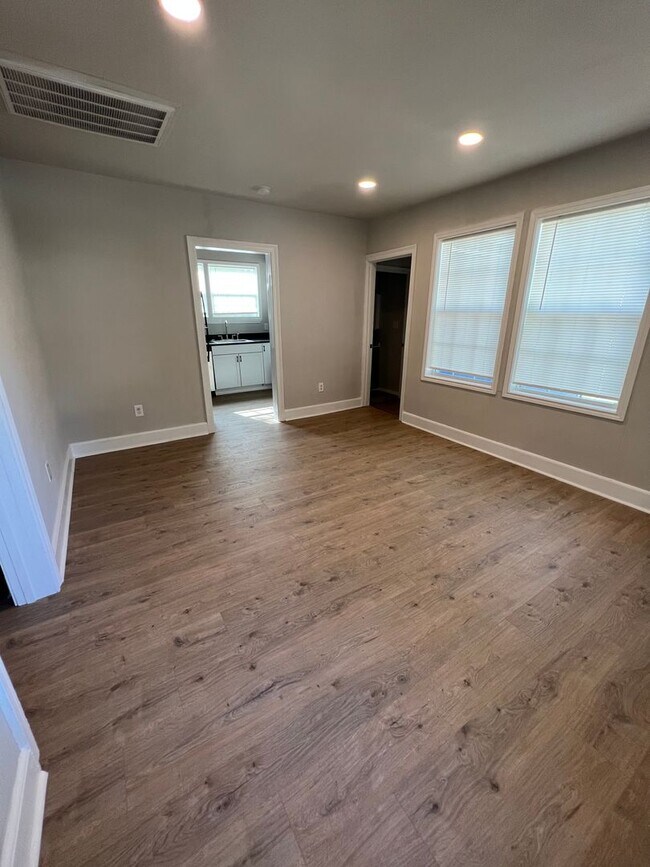 Foto del edificio - Renovated 2 Bed 2 Bath Lake Charles