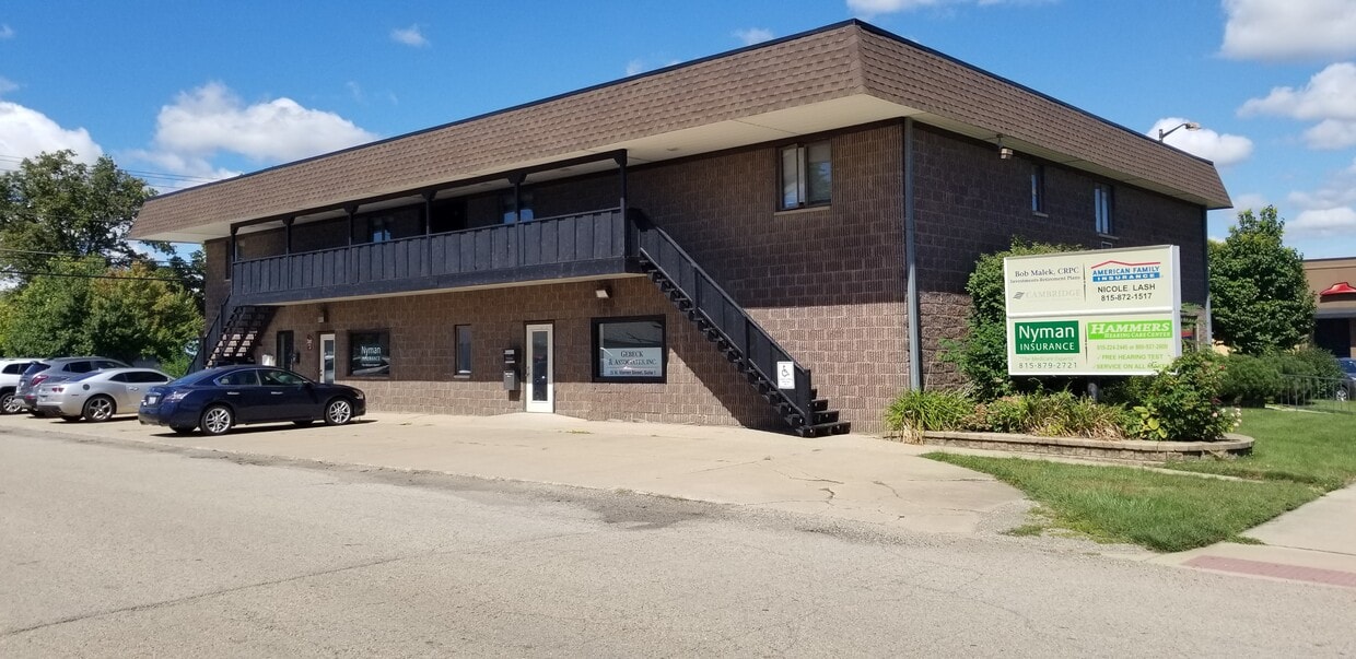 15 W Warren St Unit 1, Princeton, IL 61356 Apartments in Princeton, IL