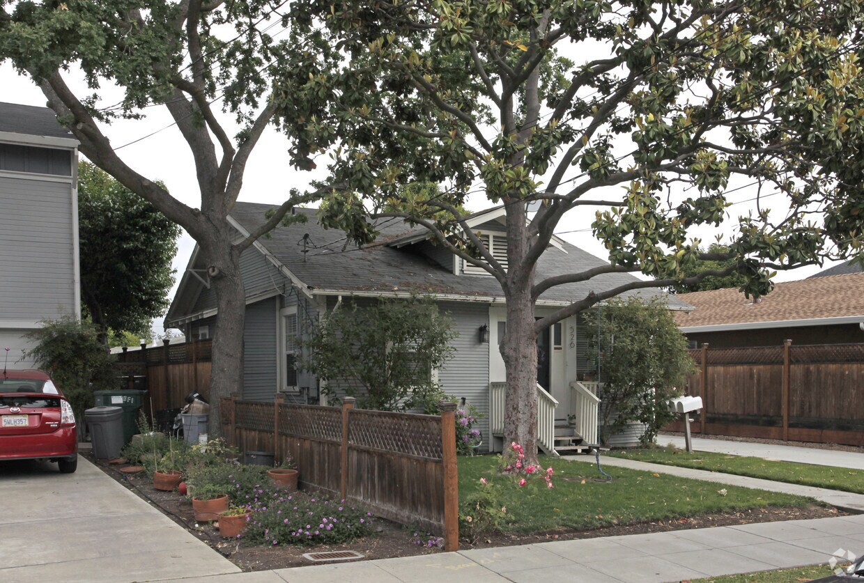 Building Photo - 526 Vera Ave