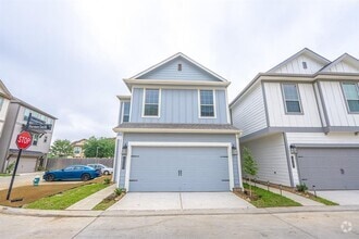 Building Photo - 10303 Harmon Smith Dr.