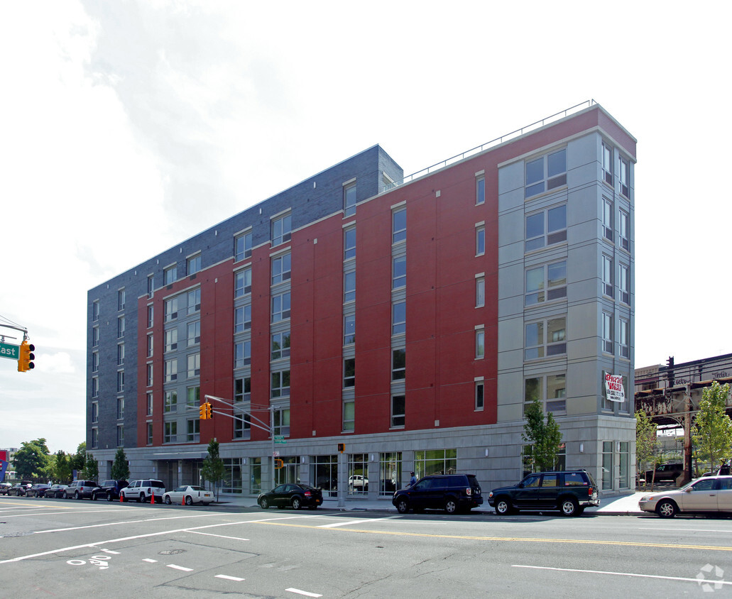 Primary Photo - Crotona Park Apartments