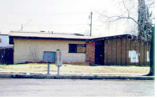 Building Photo - 1352 N Parkside Ave