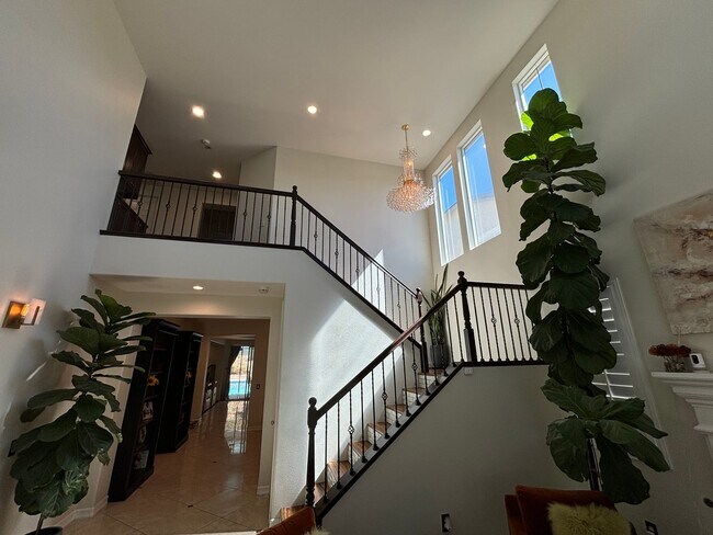 Foto del edificio - Elegant 4-Bedroom Santa Clarita Pool House
