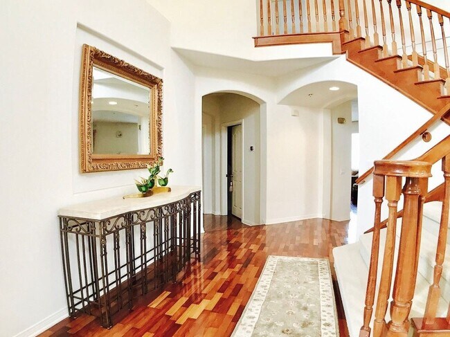 Foto del edificio - Stunning 5 Br 4.5 Ba Porter Ranch Home in ...