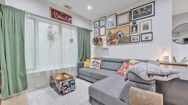 Photo - 1658 K St NE Apartment