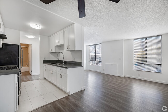 Building Photo - 5837 Virginia Ave