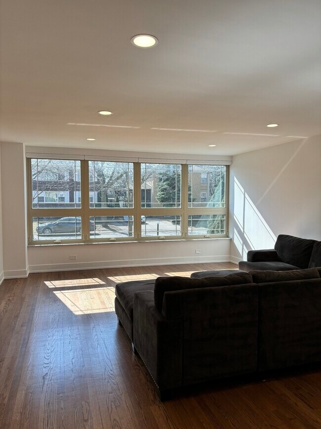 Foto del edificio - 3350 W Columbia Ave