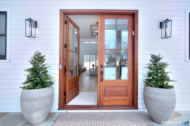 Foto del edificio - 32 Ridge Rd