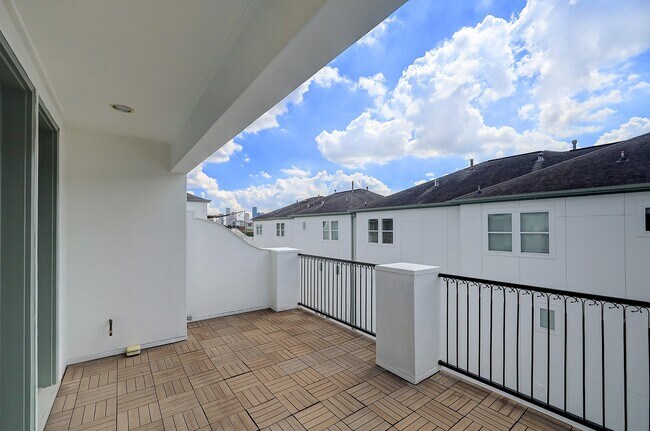 Foto del edificio - 1110 Thompson St