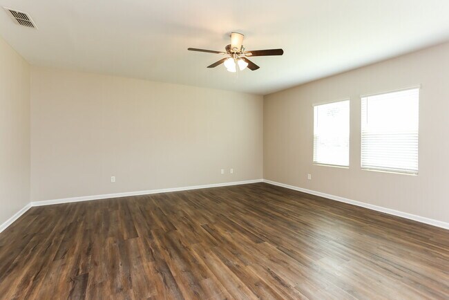 Building Photo - 3695 Place Dr