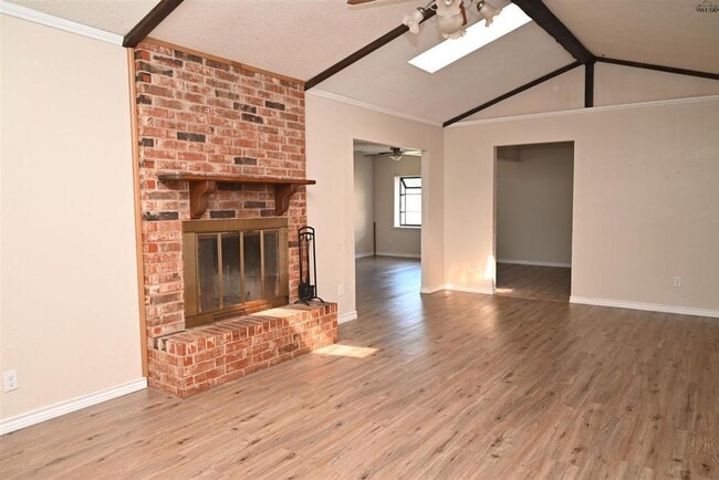 Foto del edificio - 4 bed 2 bath near SAFB.