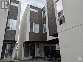 Building Photo - 65 Pinhey St