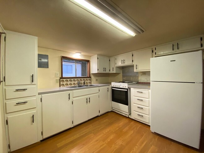 Foto del edificio - 800 Hidden Trail Rd