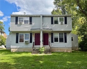 Building Photo - 722 Oswego St