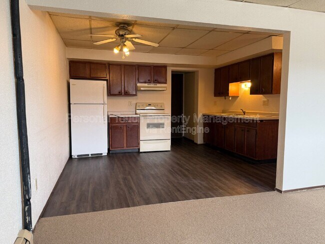 Foto del edificio - 911 Western Rd