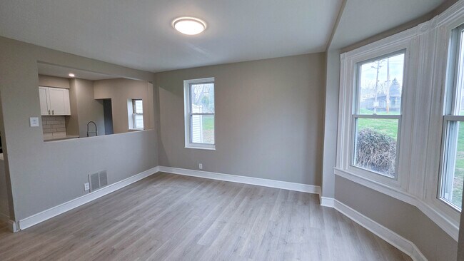 Foto del edificio - 1112 Elmwood Ave