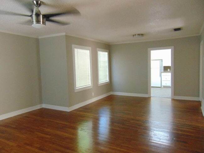 Building Photo - 2628-26