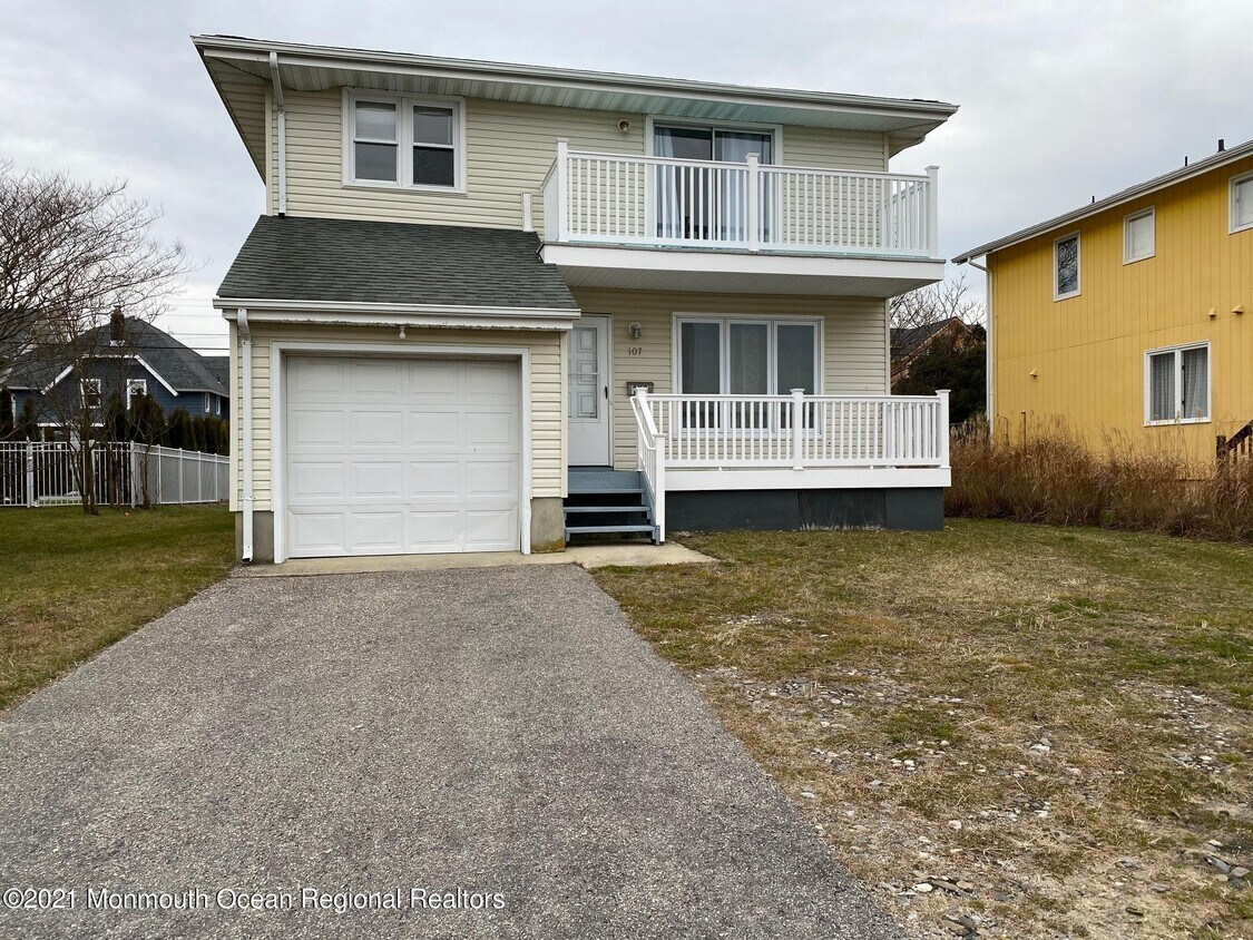 107 Edgemont Dr Allenhurst Nj 07711 House For Rent In Allenhurst Nj Apartments Com