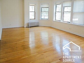 Building Photo - 2546 W Summerdale Ave