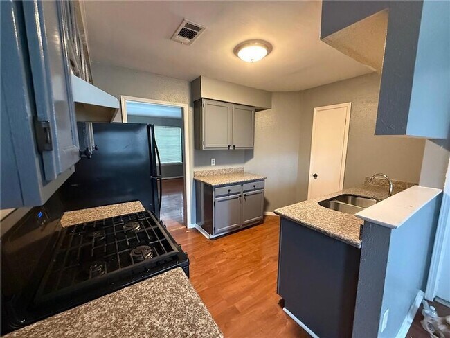 Foto del edificio - 2001 Van Arpel Dr