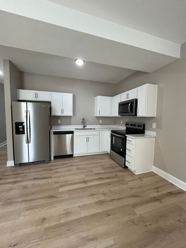 Building Photo - 3385 Polly Dr