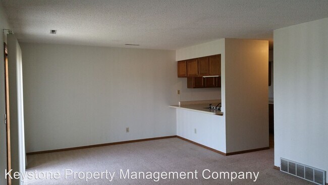 Building Photo - 403-431 Westwinds Dr
