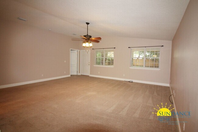 Building Photo - Nice Home in Highly Desirable Area!!