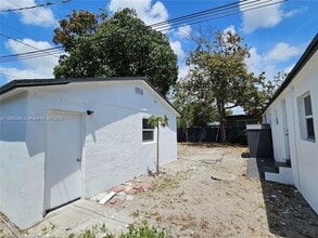Building Photo - 11714 NW 3rd Ave